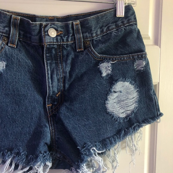 ✨Levi’s✨ Shorts - Picture 2 of 5